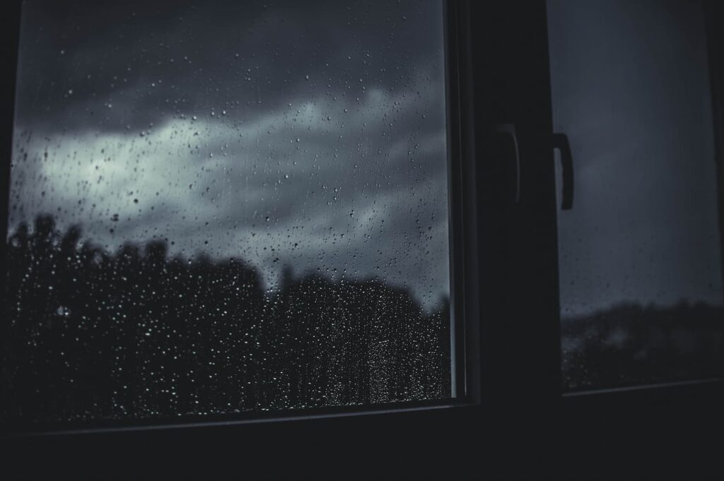 paneles solares lluvia